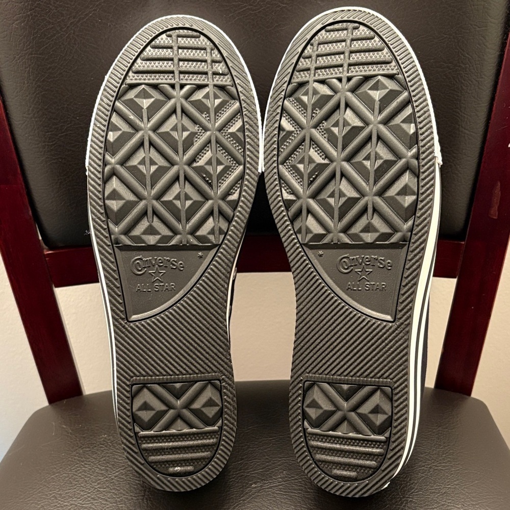 New Converse All Star Boy’s Black and White Canvas Sneakers Size 5.5 - Picture 5 of 5